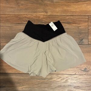 Stylish Women's Black and Tan Shorts